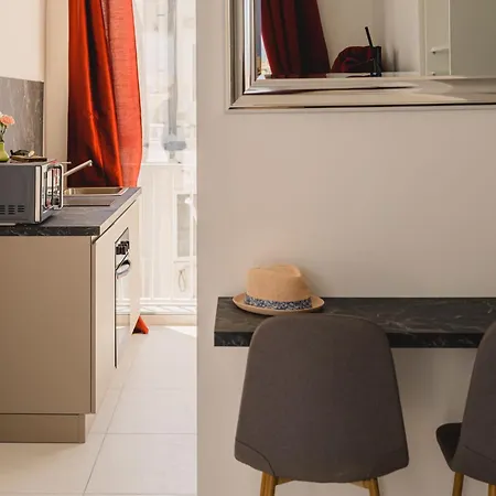 Stunning 1bdr Main Street Penthouse! Near Sea! Apartment