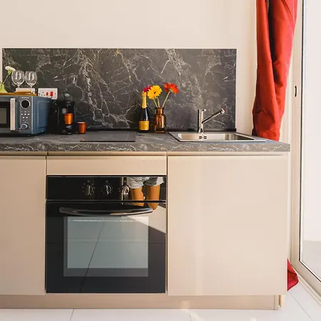 Apartment Stunning 1bdr Main Street Penthouse! Near Sea! Gzira